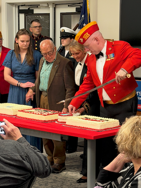 3-e11_cakeCutting.webp